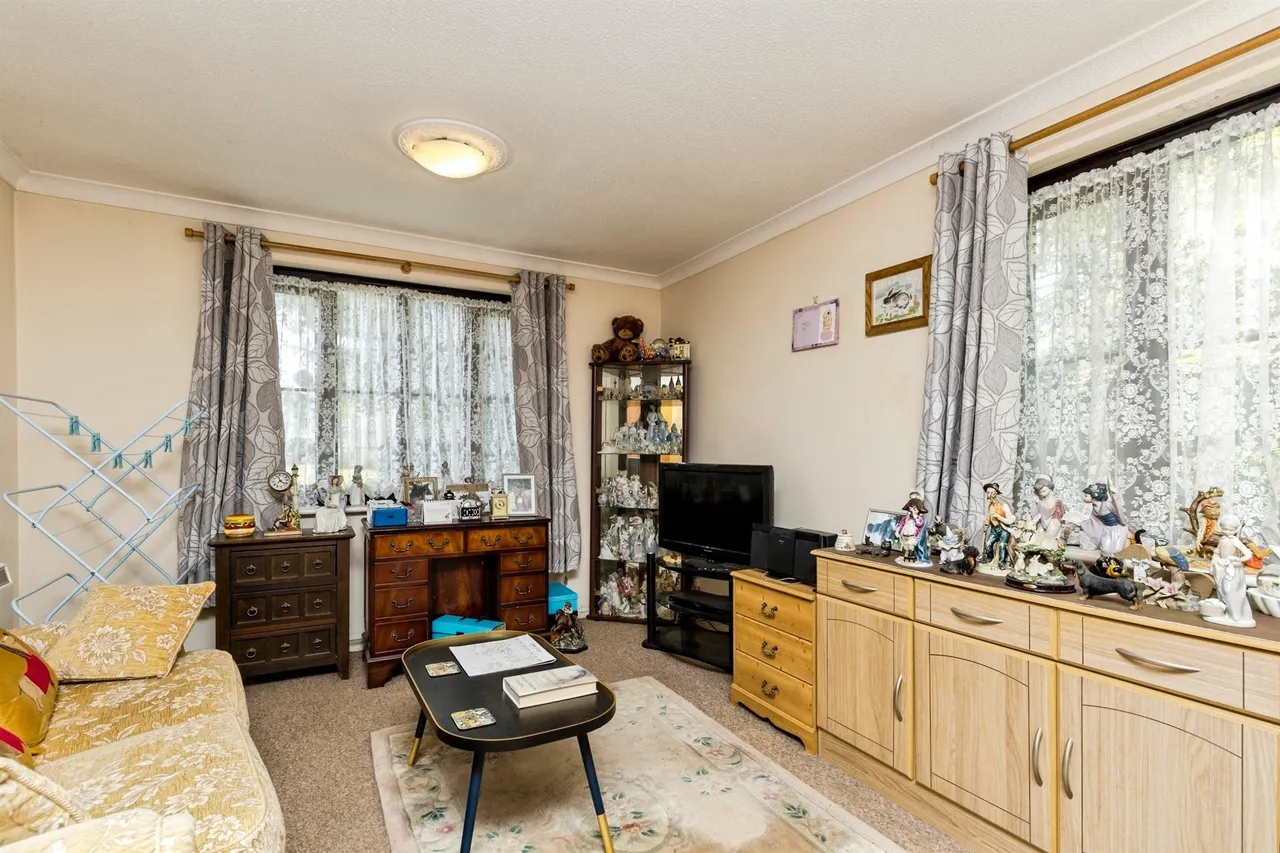 Godolphin Court, Crawley, RH10, photo 6