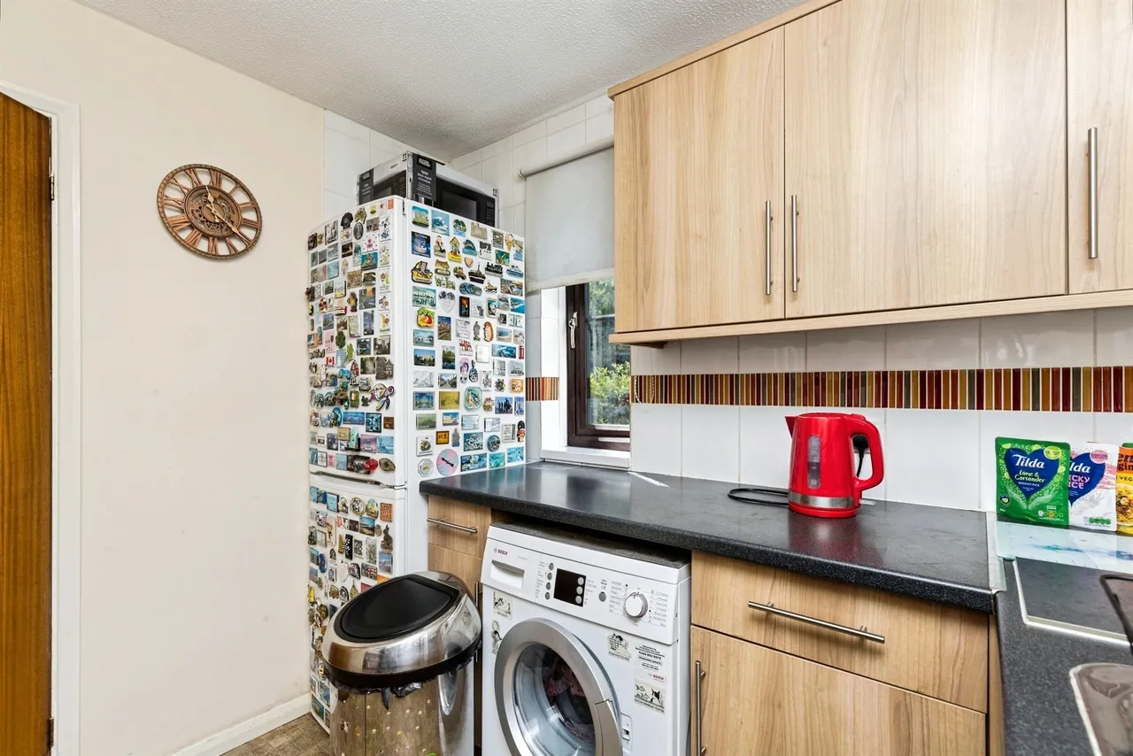 Godolphin Court, Crawley, RH10, photo 4