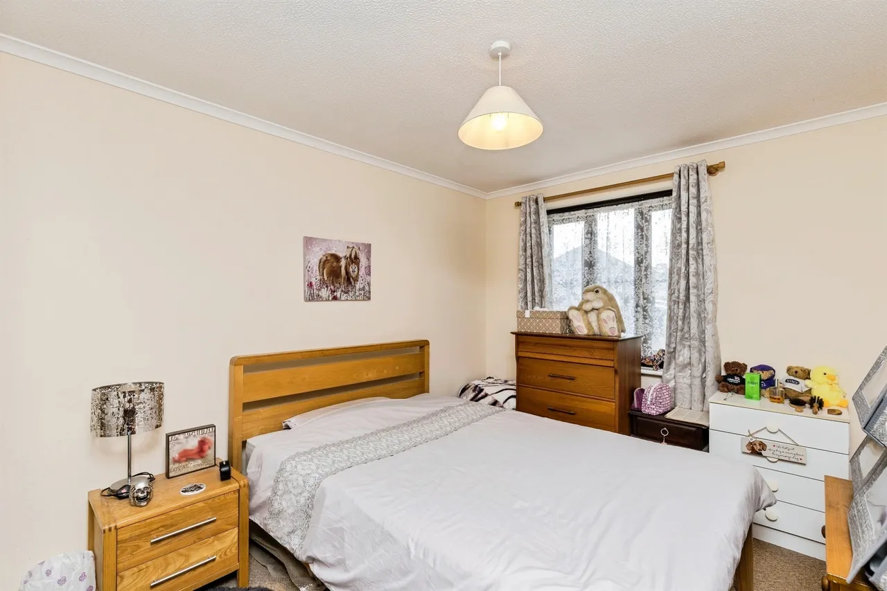 Godolphin Court, Crawley, RH10, photo 7