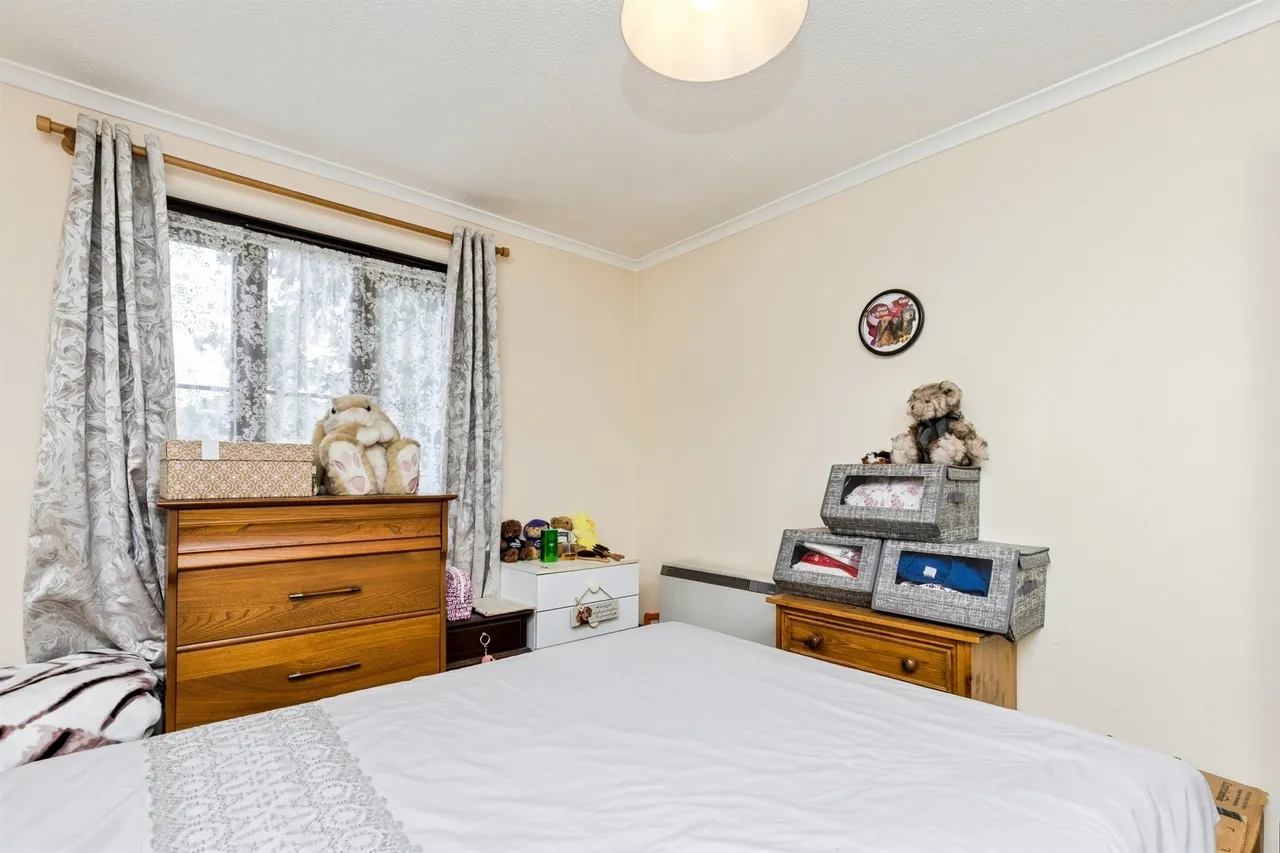 Godolphin Court, Crawley, RH10, photo 8