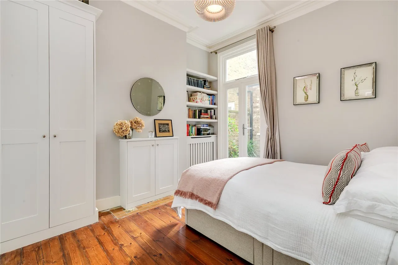Manchuria Road, London, SW11, photo 8