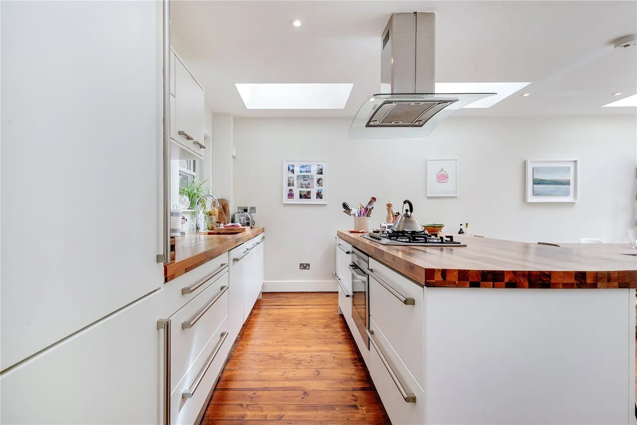 Manchuria Road, London, SW11, photo 7