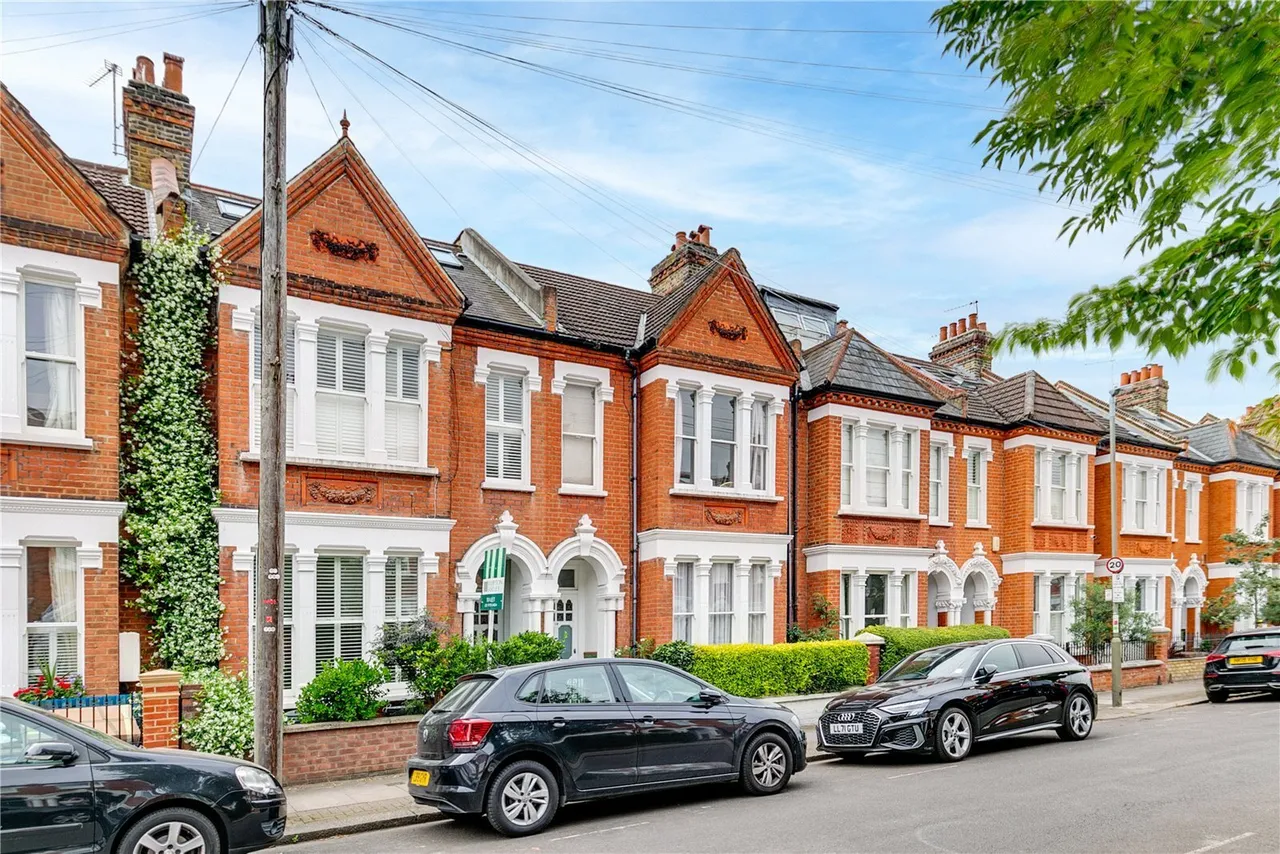 Manchuria Road, London, SW11, photo 15