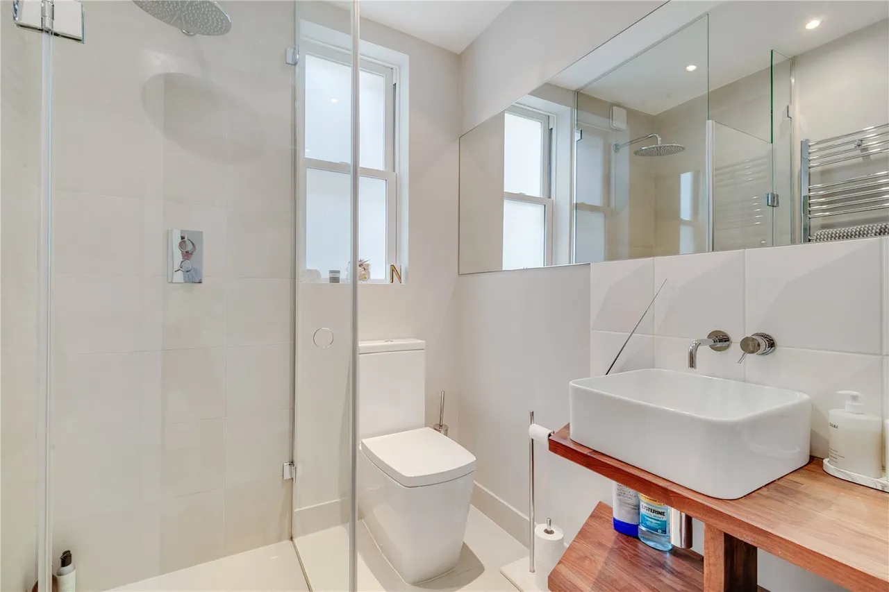 Manchuria Road, London, SW11, photo 11