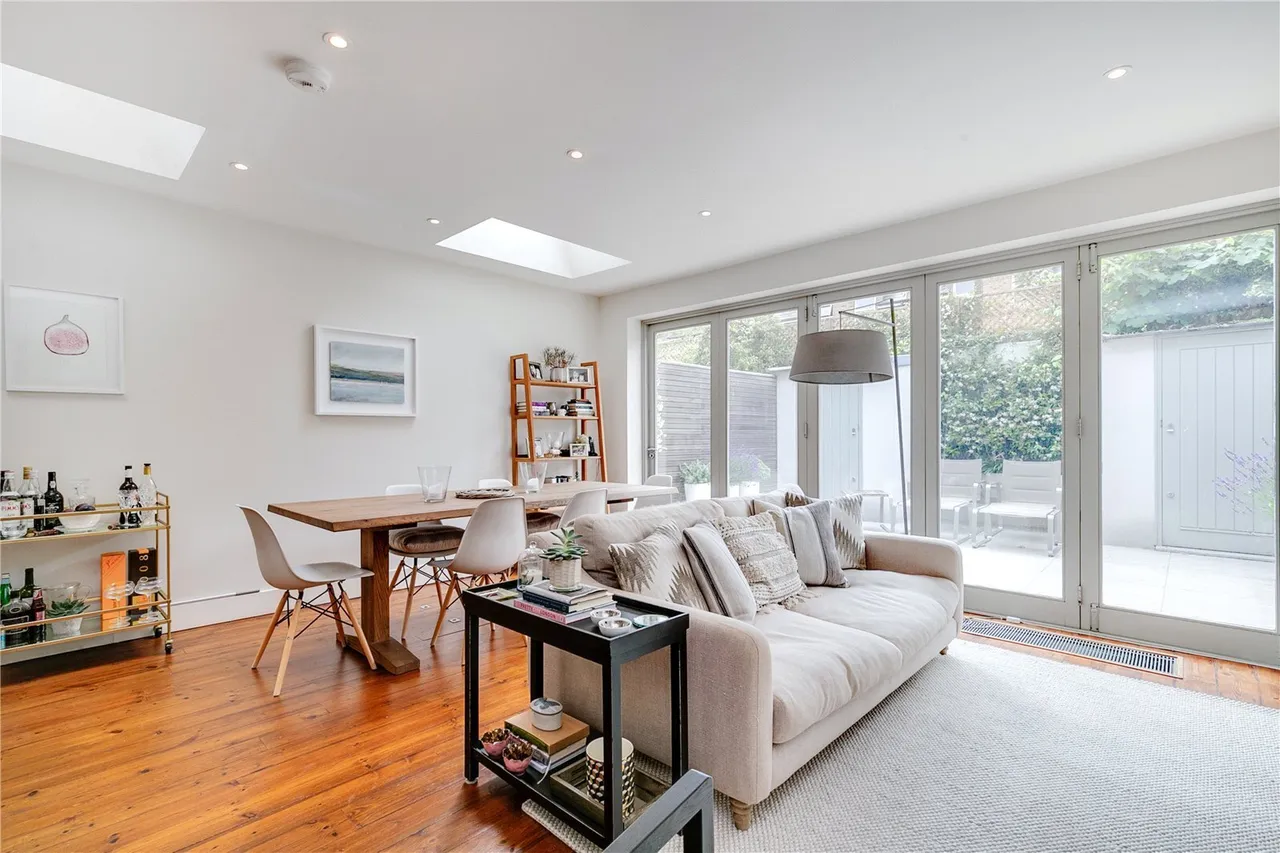 Manchuria Road, London, SW11, photo 12