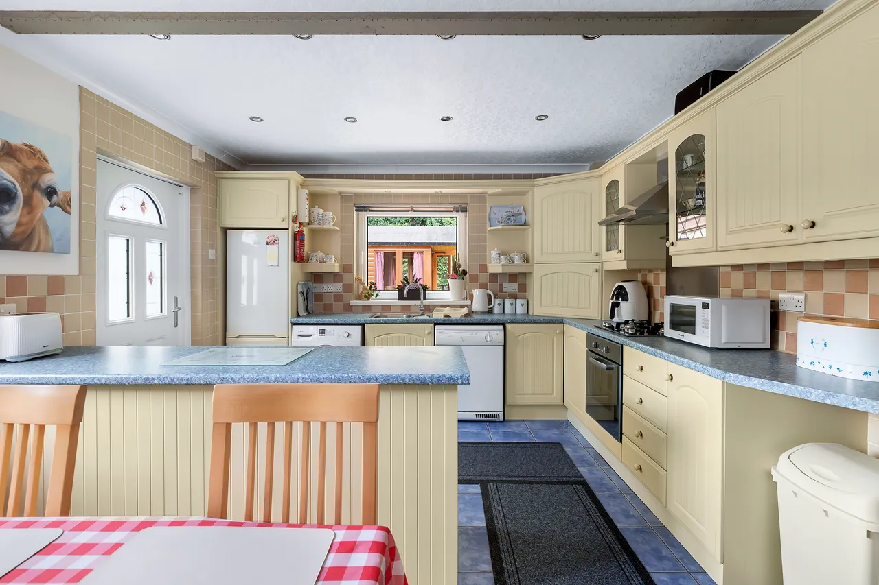 Halifax Road, Keighley, BD21, photo 22