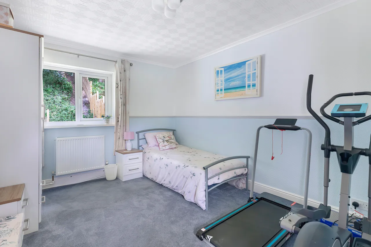 Halifax Road, Keighley, BD21, photo 13