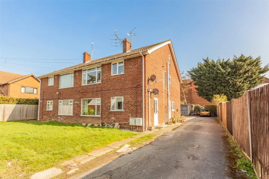 2 bed flat for sale, Sadlers Lane, Winnersh, RG41