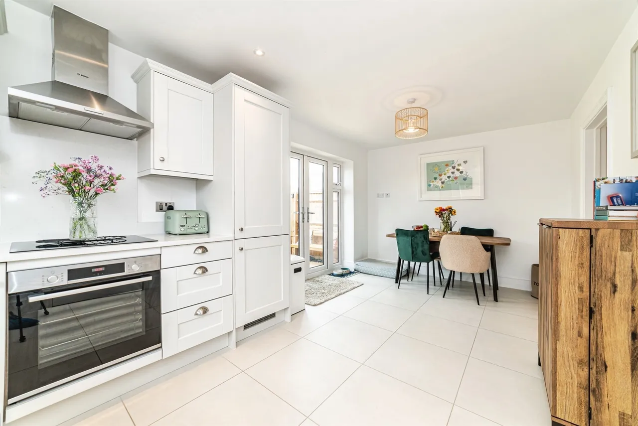 St. Andrews Crescent, East Hagbourne, OX11, photo 5