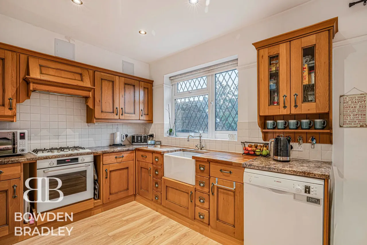 Fairlop Road, Barkingside, IG6, photo 11