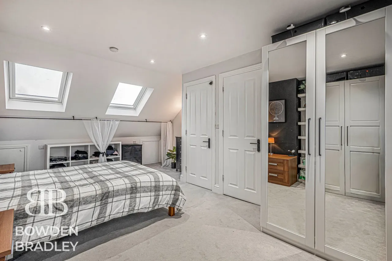 Fairlop Road, Barkingside, IG6, photo 13