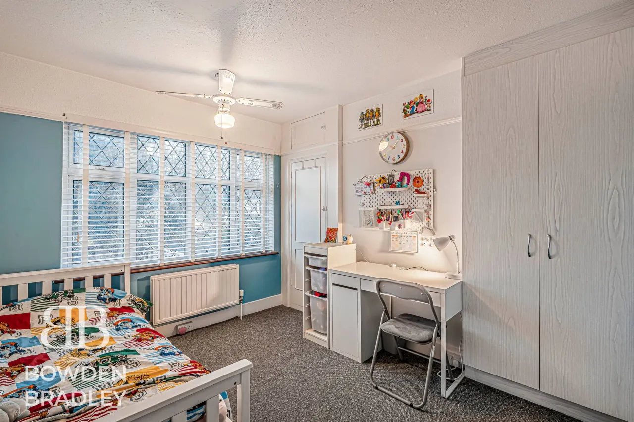 Fairlop Road, Barkingside, IG6, photo 15