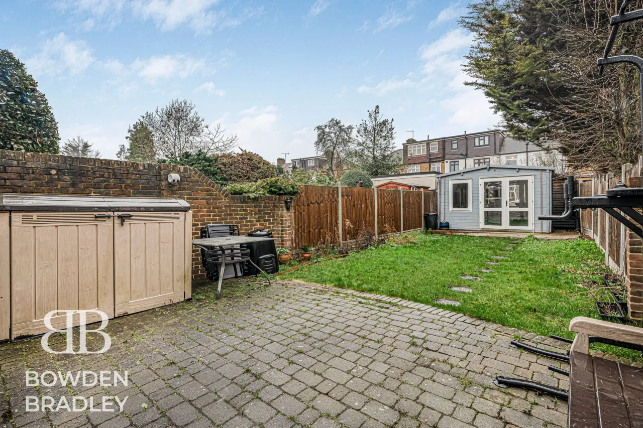 Fairlop Road, Barkingside, IG6, photo 39