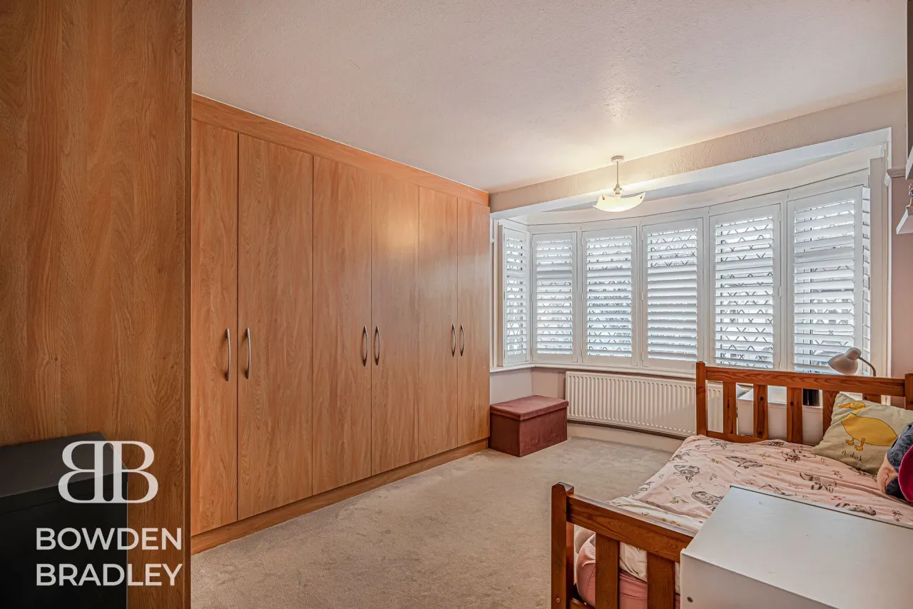 Fairlop Road, Barkingside, IG6, photo 14