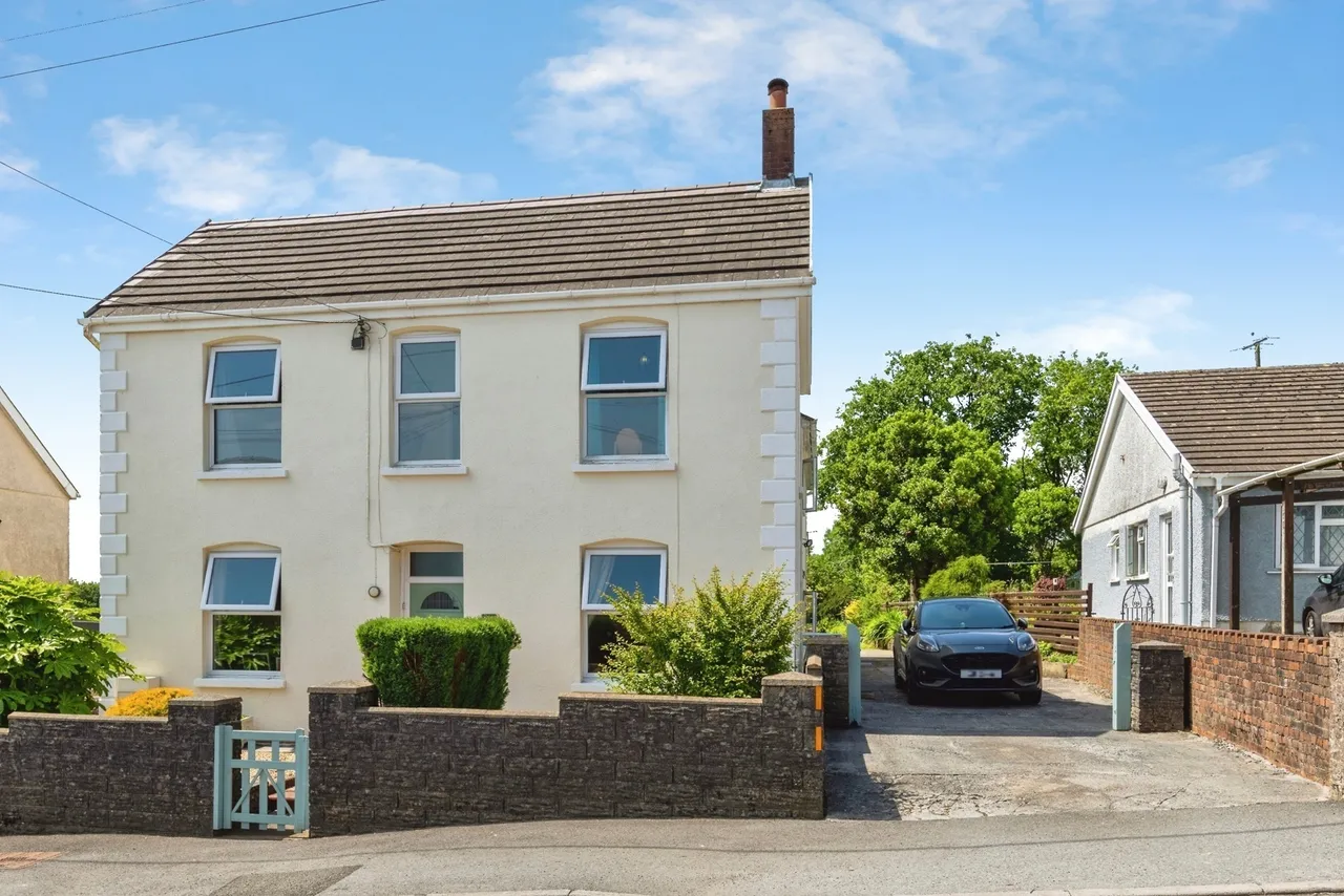 6 bed house for sale, Heol Y Banc, Bancffosfelen, SA15