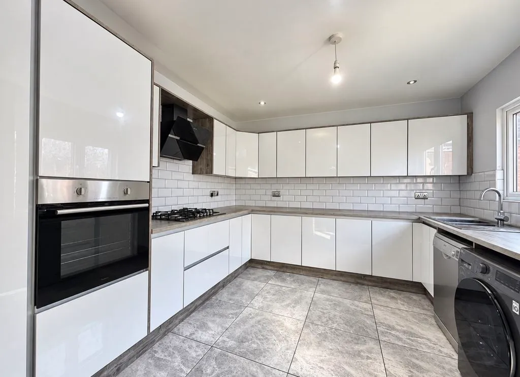 Halsbury Grove, Kingstanding, B44, photo 6