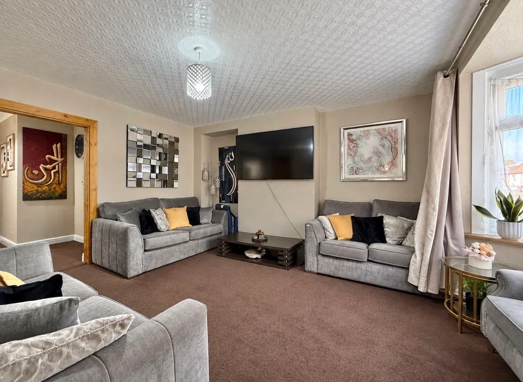 Halsbury Grove, Kingstanding, B44, photo 4