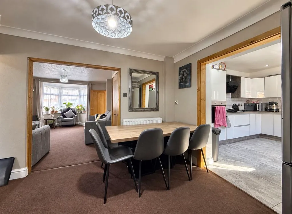 Halsbury Grove, Kingstanding, B44, photo 9