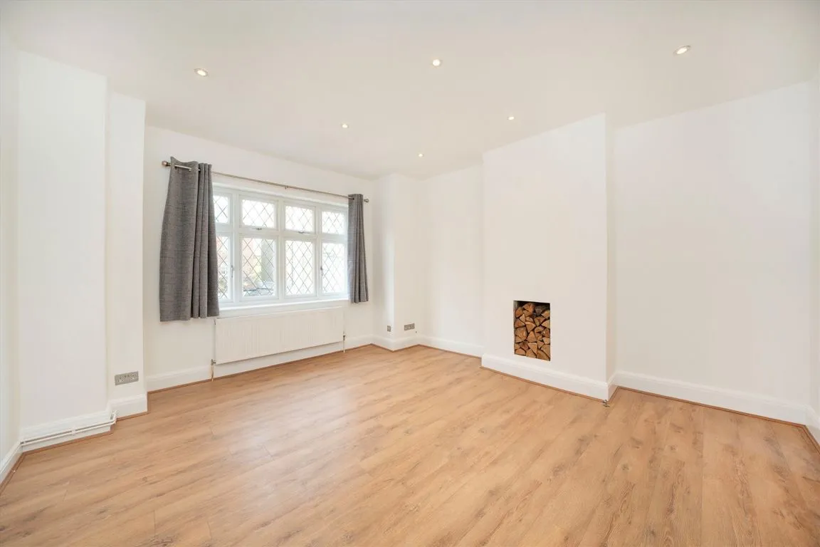 St. James's Drive, SW17, photo 2
