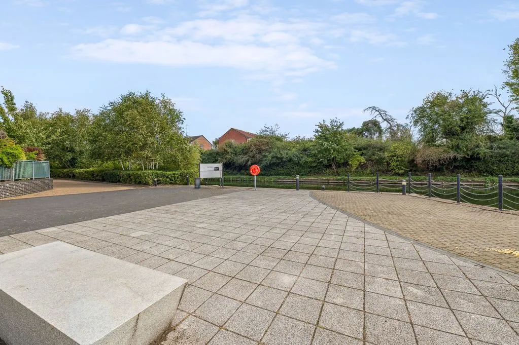 Taywood Road, Northolt, UB5, photo 16