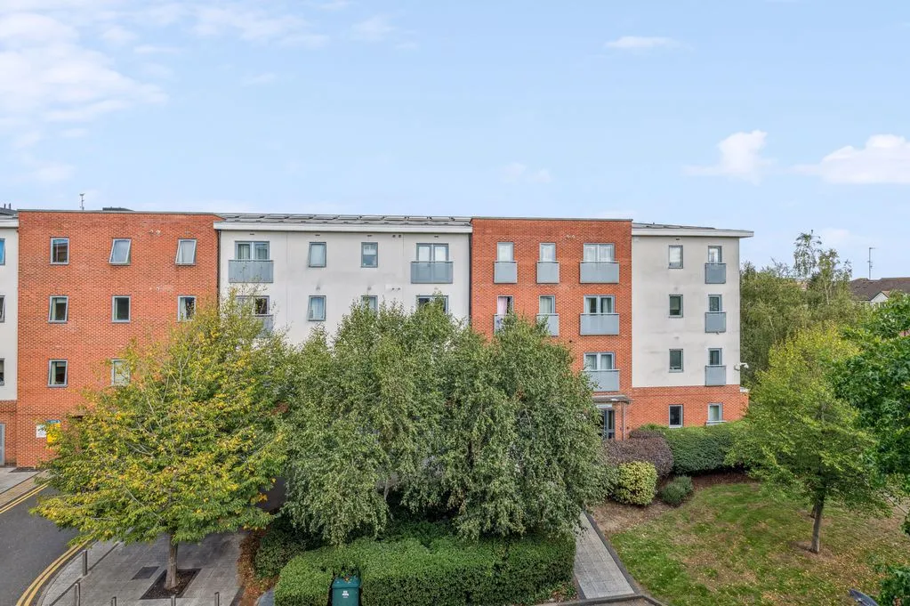 Taywood Road, Northolt, UB5, photo 12