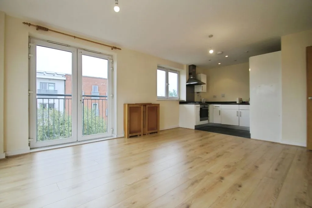 Taywood Road, Northolt, UB5, photo 3
