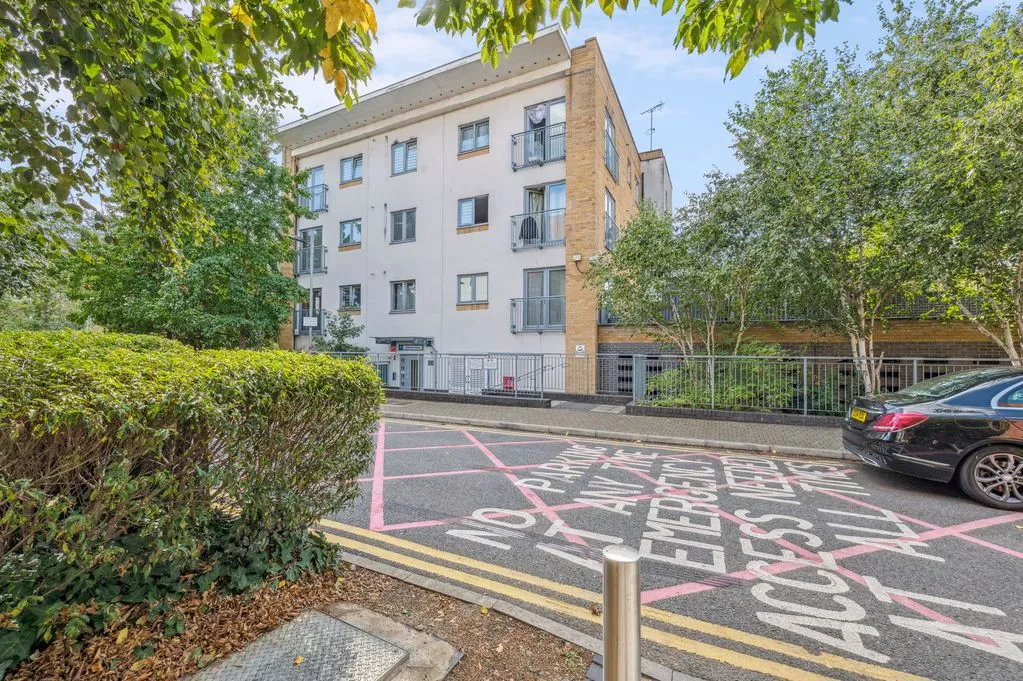 Taywood Road, Northolt, UB5, photo 14