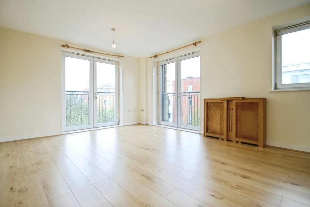 Taywood Road, Northolt, UB5, photo 2