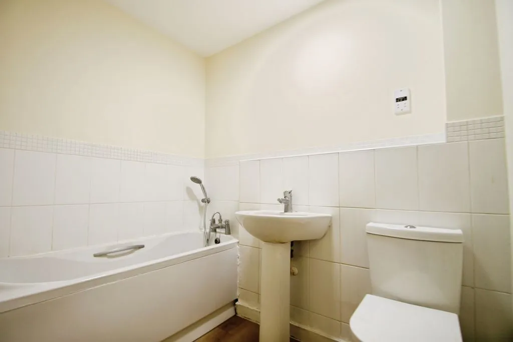 Taywood Road, Northolt, UB5, photo 5