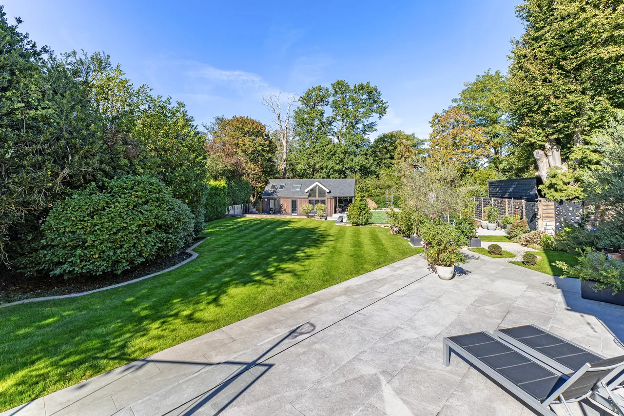 Benfleet Close, Cobham, KT11, photo 25