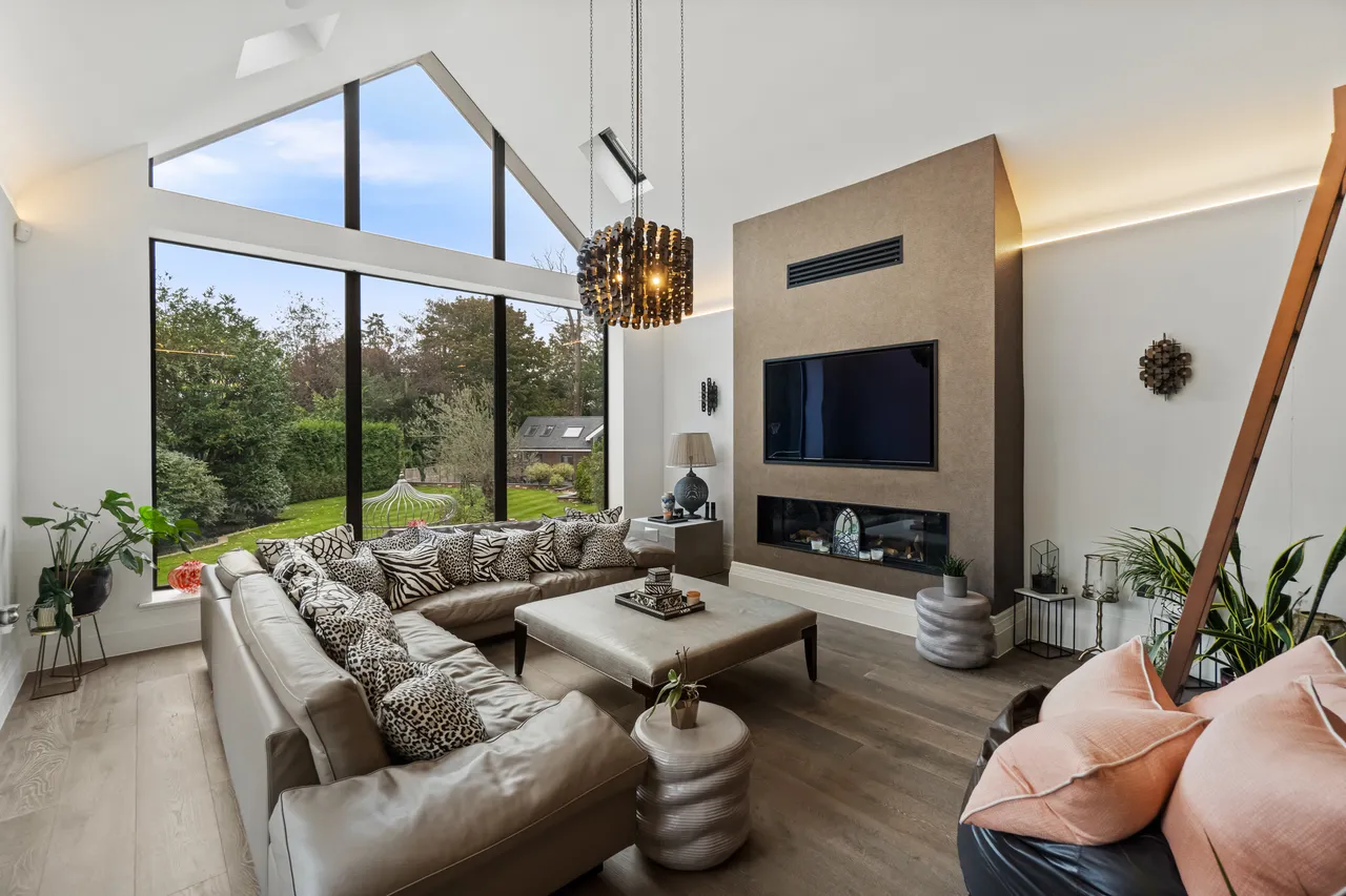 Benfleet Close, Cobham, KT11, photo 8