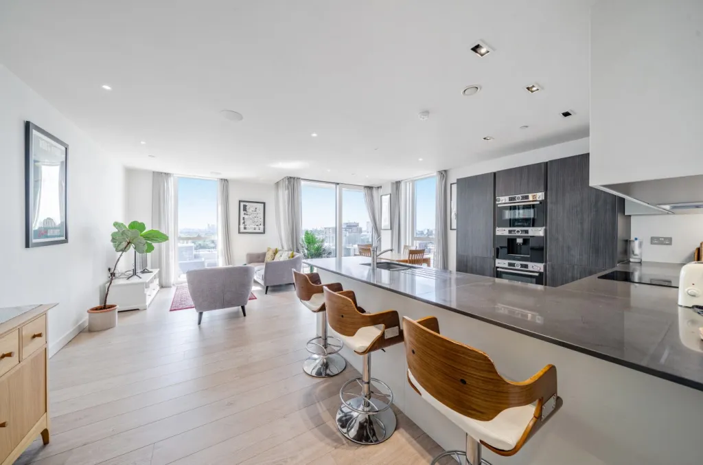 3 bed flat for sale, Woodberry Down, London, N4