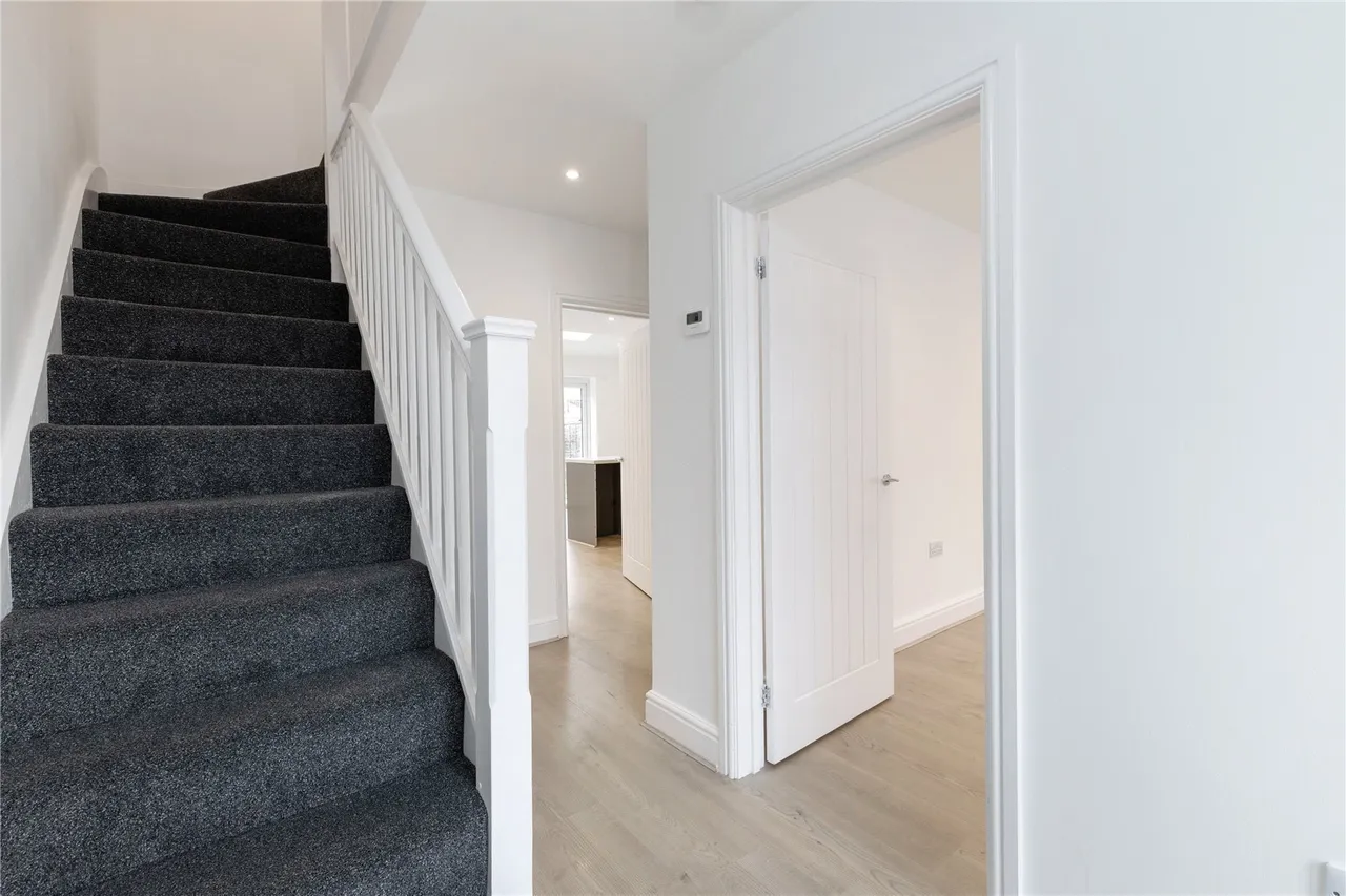 Ravenswood Avenue, Surbiton, KT6, photo 16