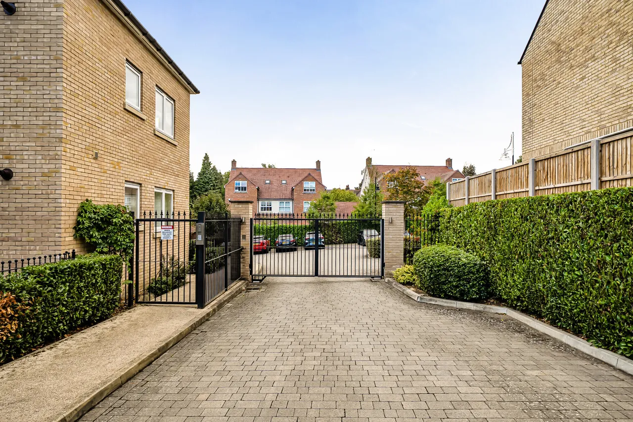 Victoria Close, Rickmansworth, WD3, photo 11