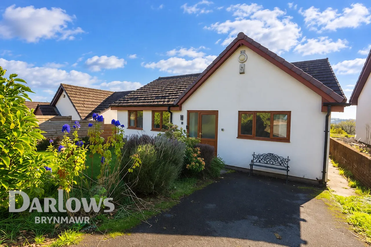 2 bed property for sale, Blaen Cendl, Beaufort