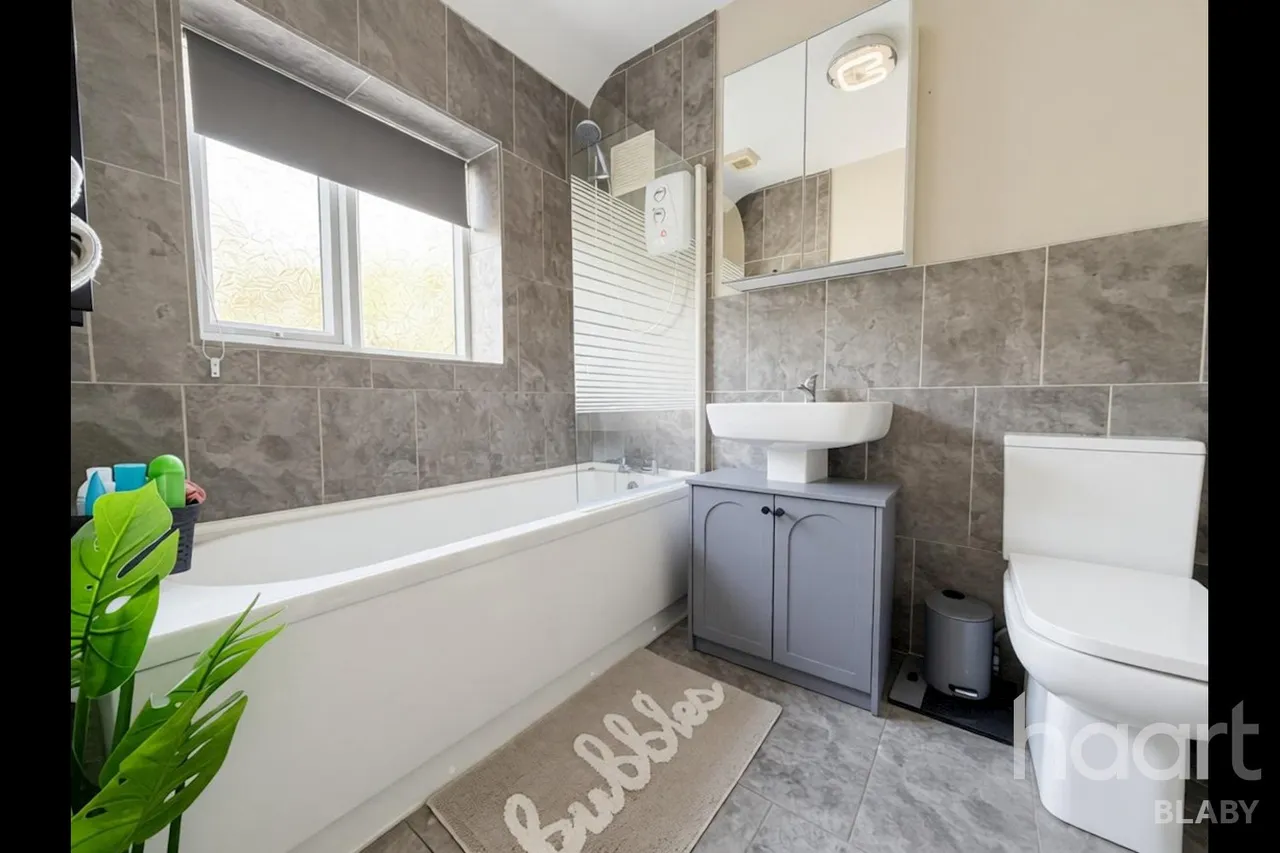 Cumberwell Drive, Leicester, LE19, photo 13