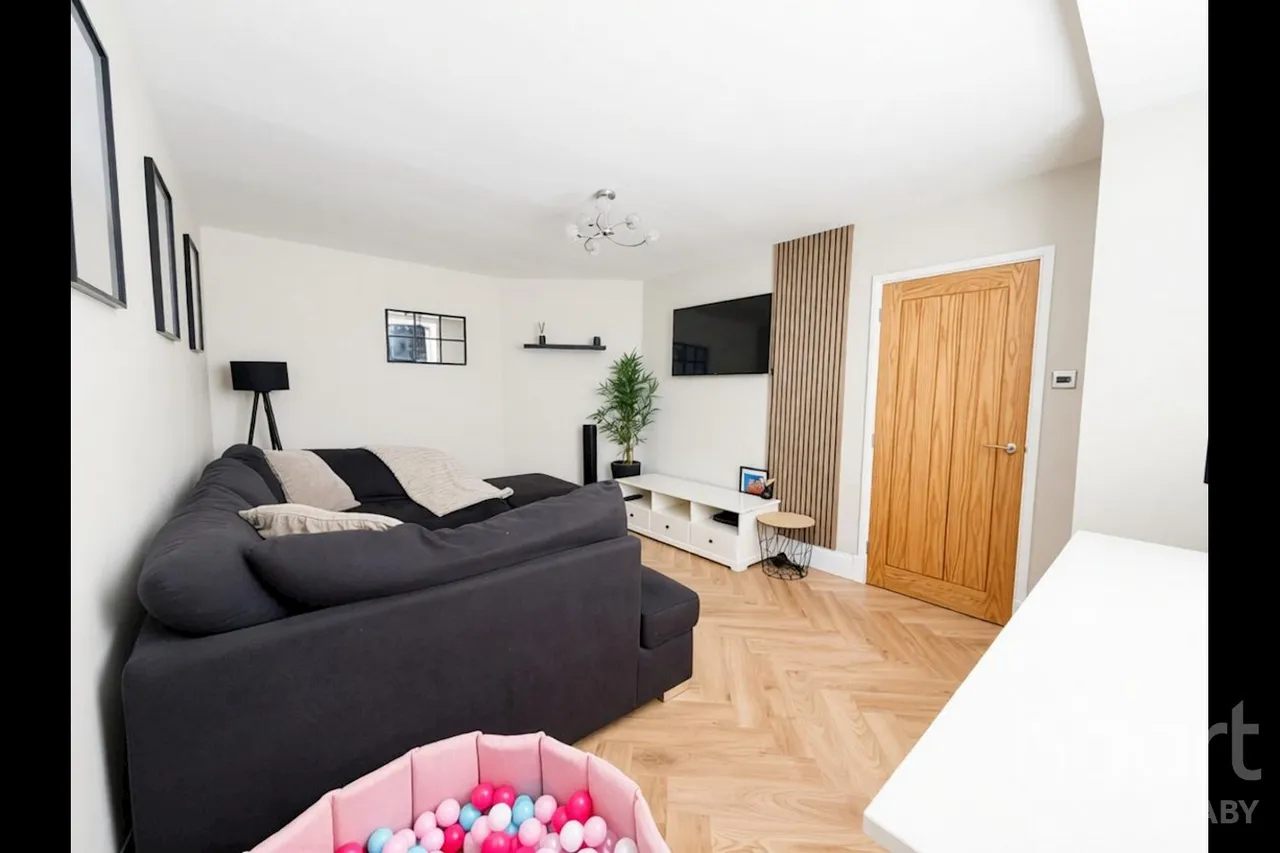 Cumberwell Drive, Leicester, LE19, photo 3