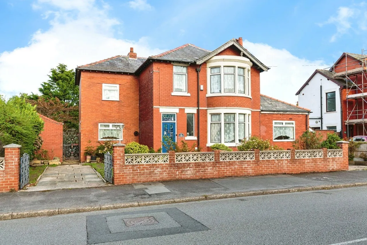 4 bed house for sale, Fleetwood Road, Fleetwood, FY7