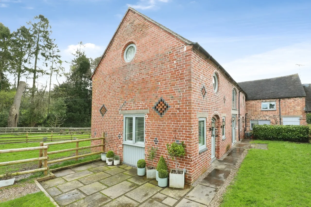 4 bed barn conversion for sale — Church Lane, Stafford, Staffordshire, ST18
