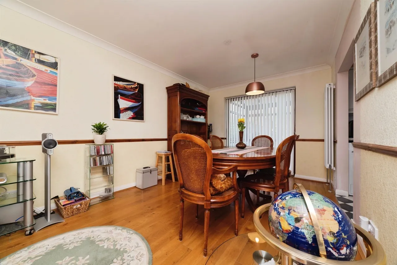 Churchill Avenue, COTTINGHAM, photo 5