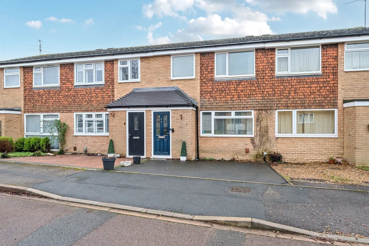 3 bed house for sale — Beaumont Close, Maidenhead