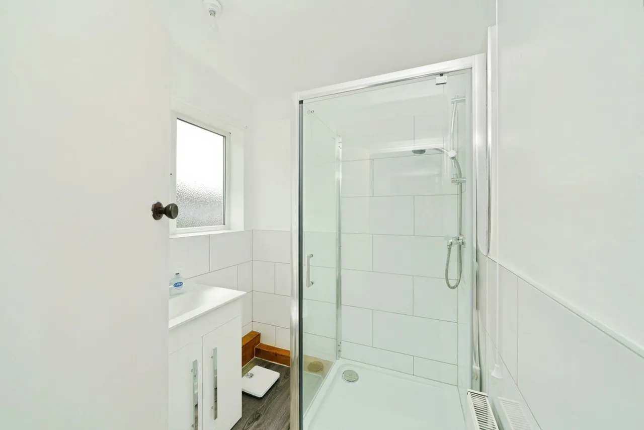 Chester Road, Whitby, CH66, photo 13