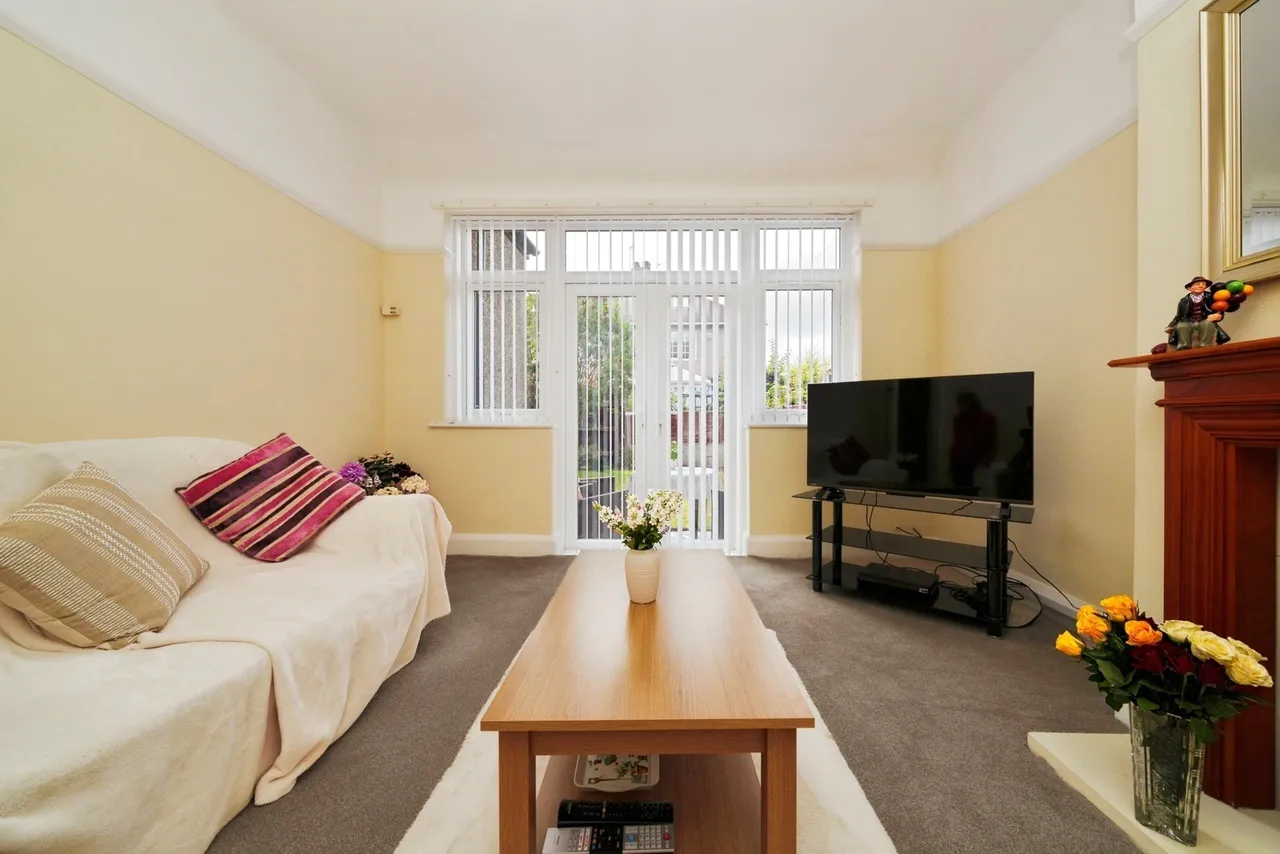 Chester Road, Whitby, CH66, photo 8