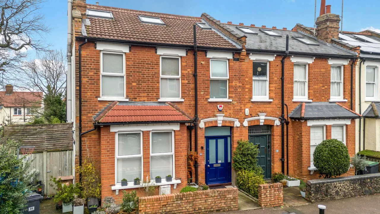 4 bed house for sale, Coldfall Avenue, N10