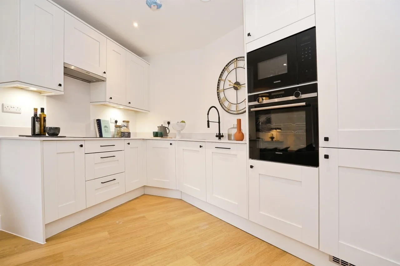 2 bed flat for sale, Apartment Eight, Viciniti Court, AL1
