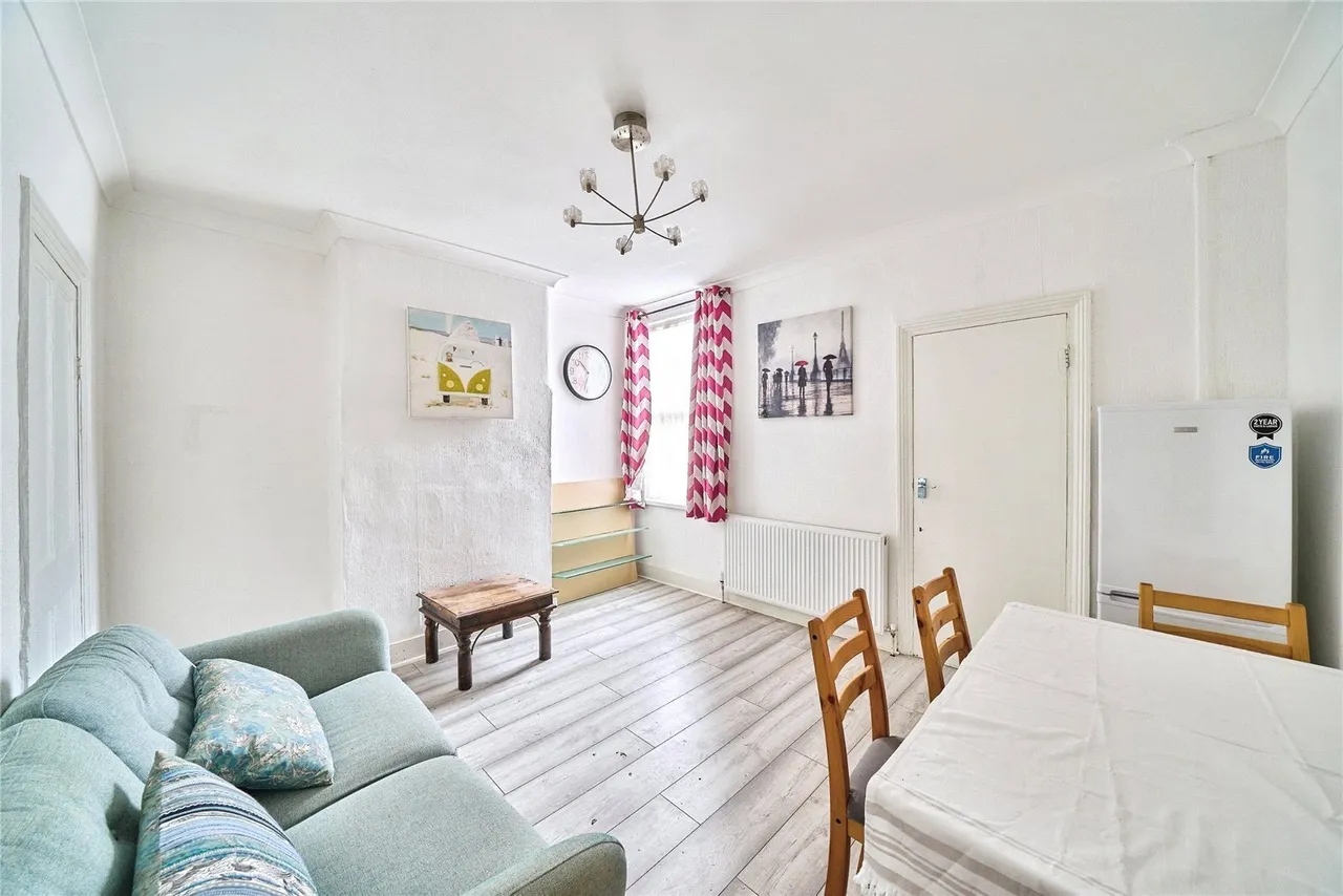 Brock Road, London, E13, photo 4