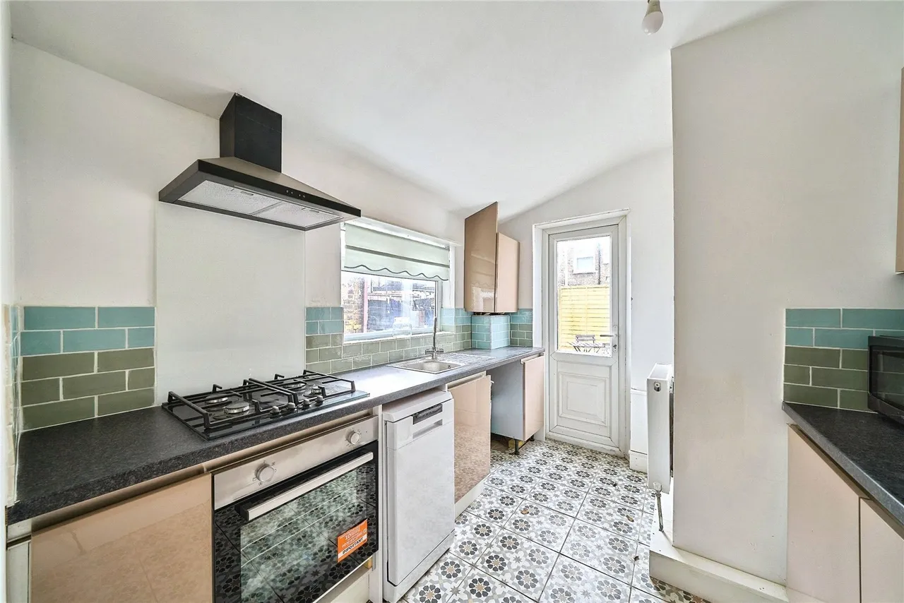 Brock Road, London, E13, photo 7