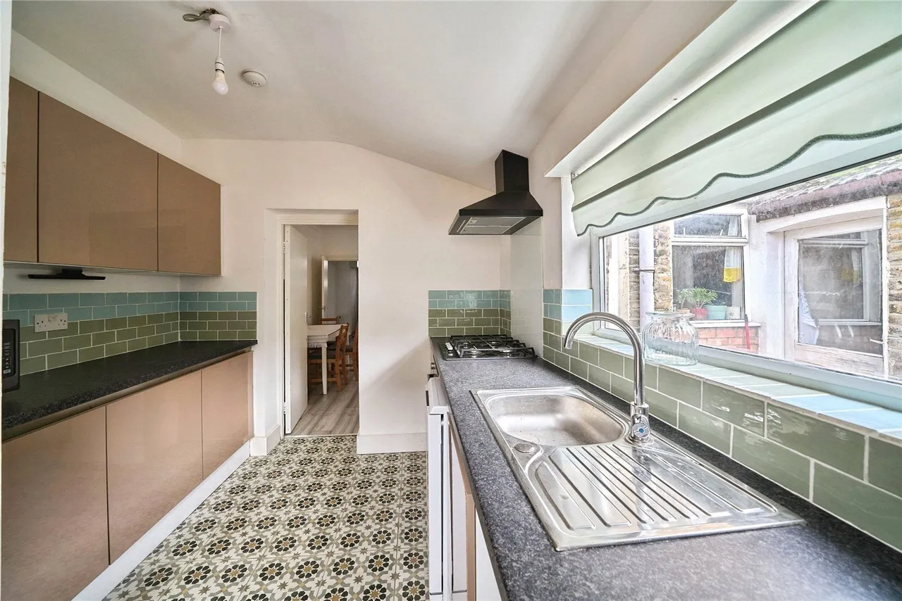 Brock Road, London, E13, photo 6