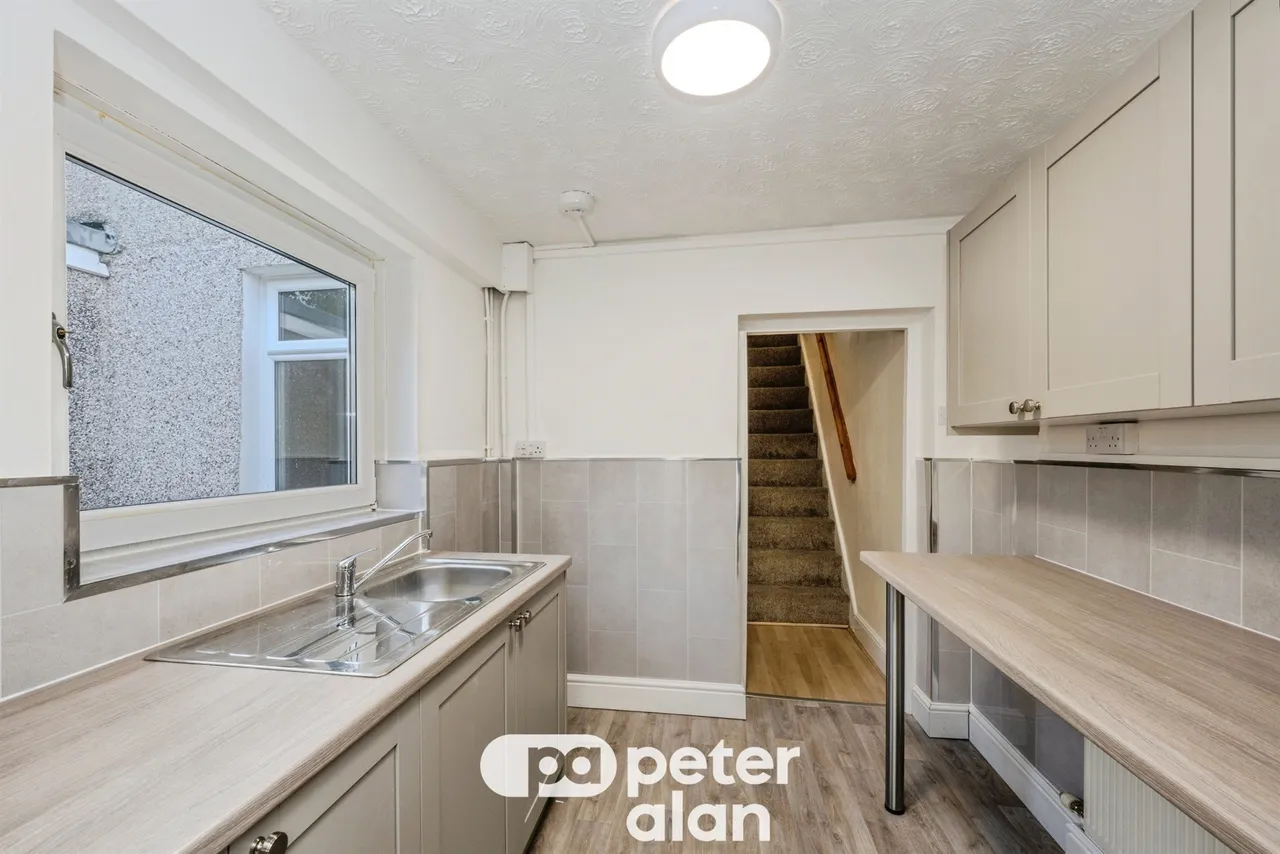 Henfaes Road, Neath, SA11, photo 10