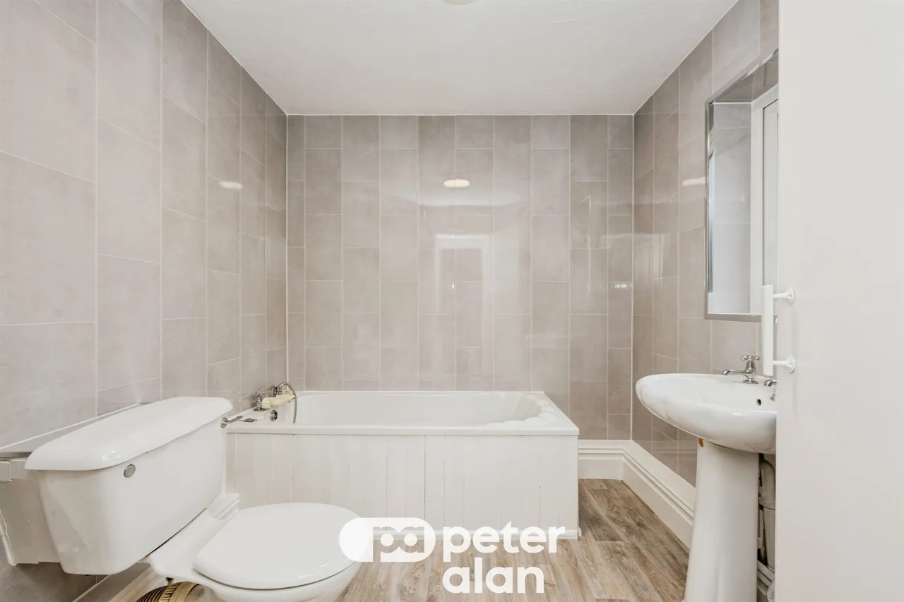 Henfaes Road, Neath, SA11, photo 9